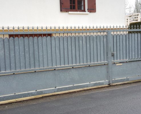 mtm, serrurerie métallerie à Monts (Indre et Loire) : réalisation d'un portail en acier galvanisé sur mesure